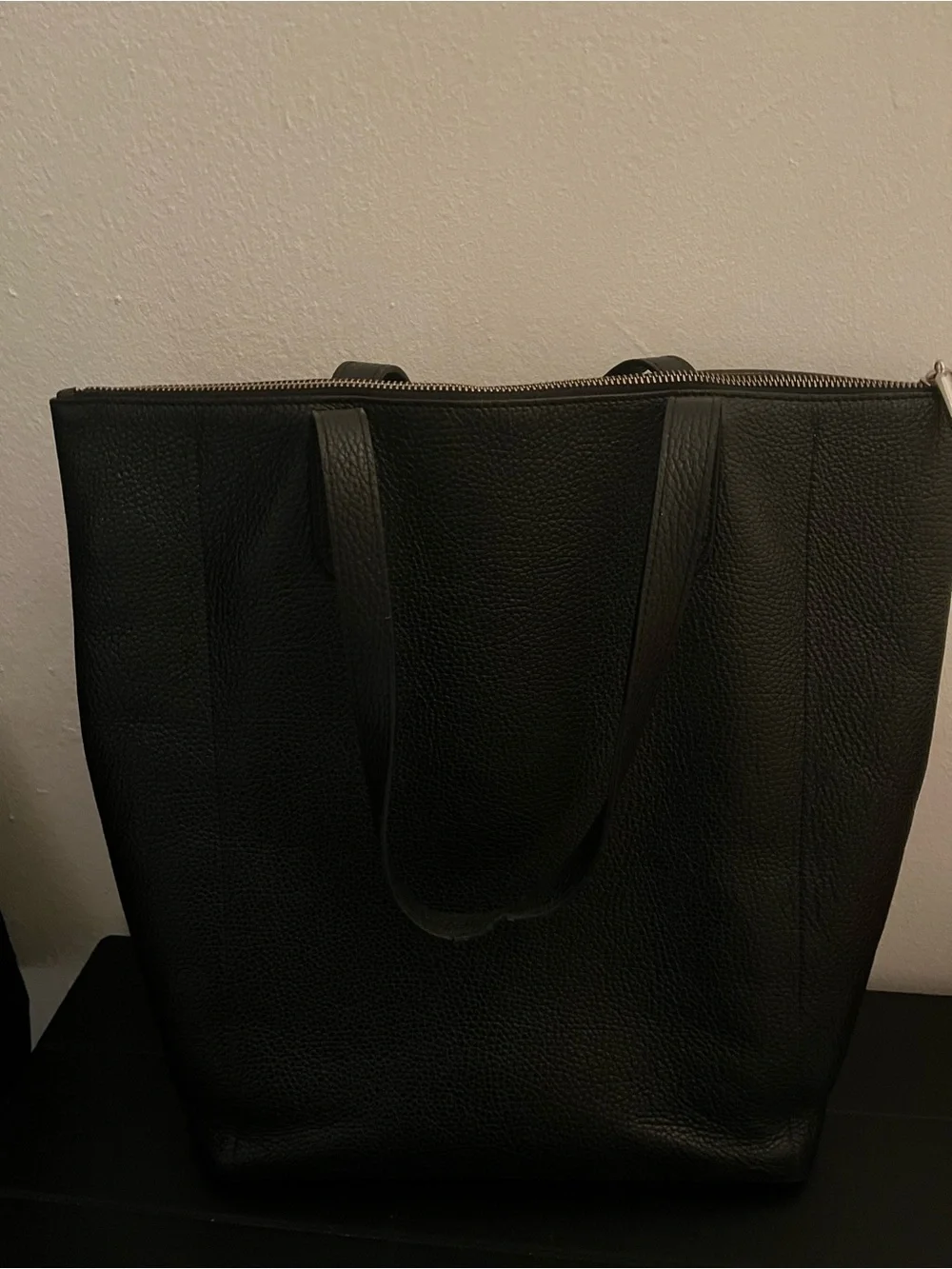 Cuyana - Tall Pebbled Black Leather Zippered Tote Bag - GUC - Picture 3 of 10